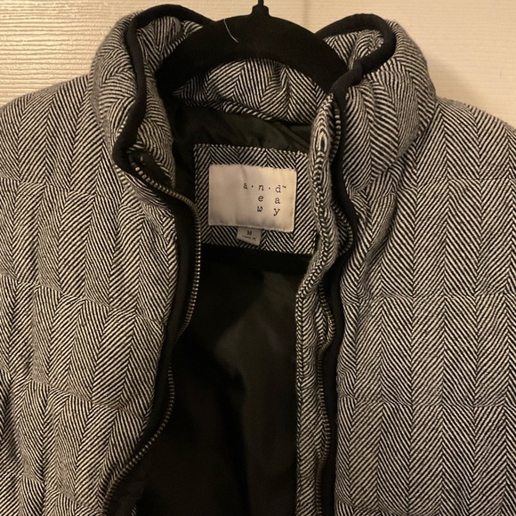 A new day Cute gray puffer vest size medium - Picture 4 of 16
